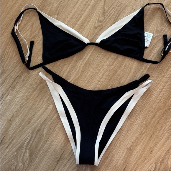 Lspace Black and Cream Women's Bikini Set - Picture 6 of 8